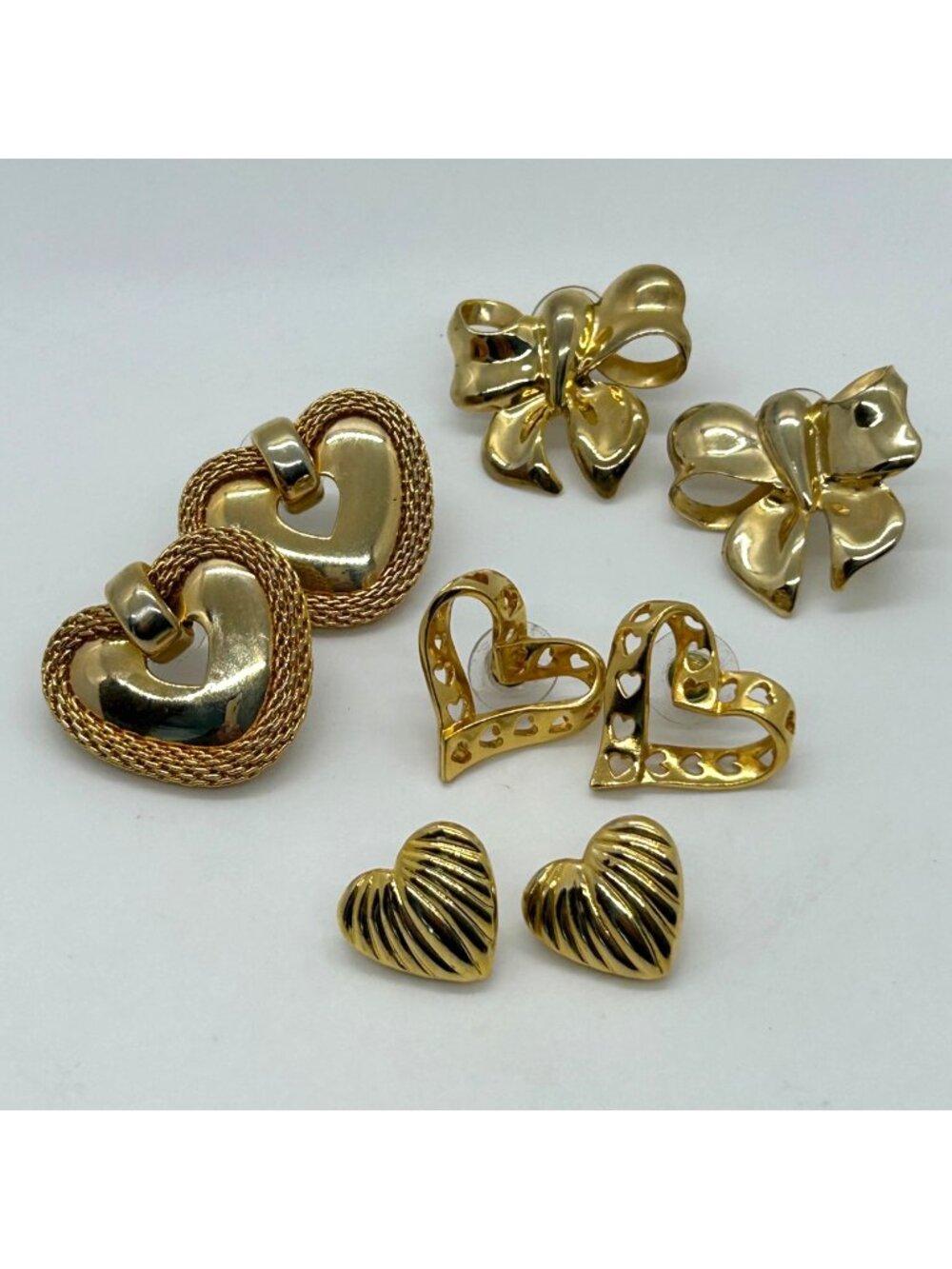 Vintage Gold-Tone Heart & Bow Pierced Earrings Set Statement Vintage